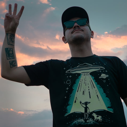 T-shirt Cosmic Cow Abductors