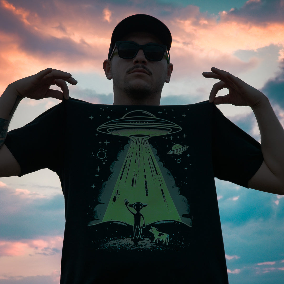 T-shirt Cosmic Cow Abductors